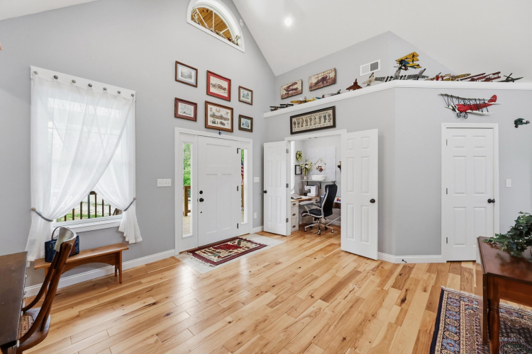 Listing Image 9
