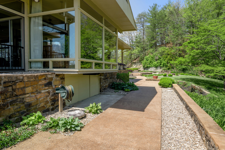 Listing Image 102