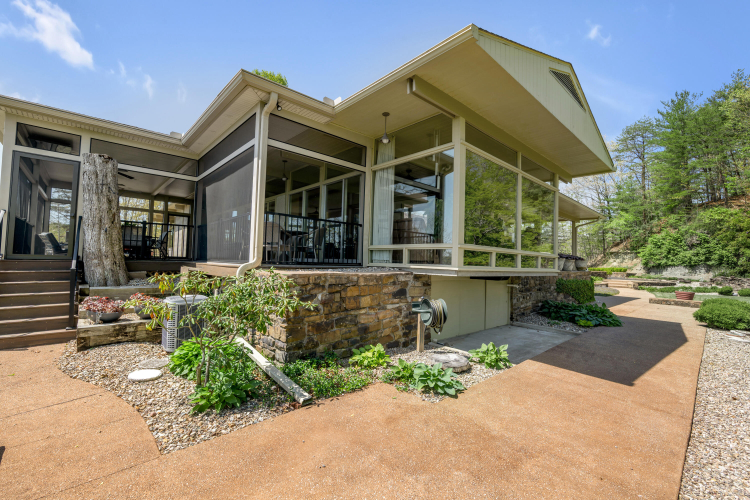 Listing Image 103