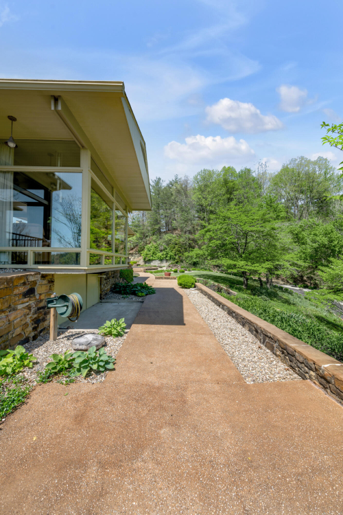 Listing Image 104