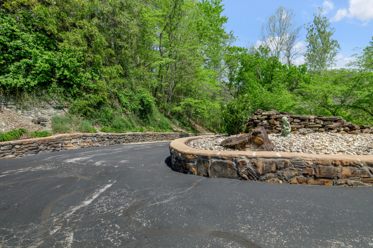 Listing Image 108