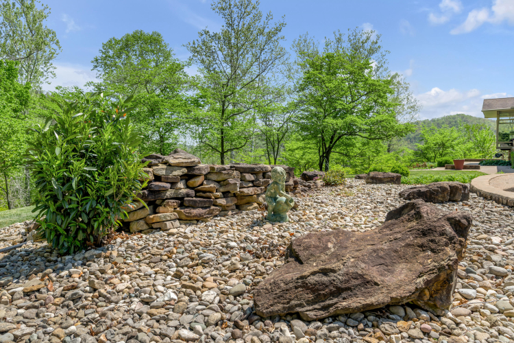 Listing Image 80