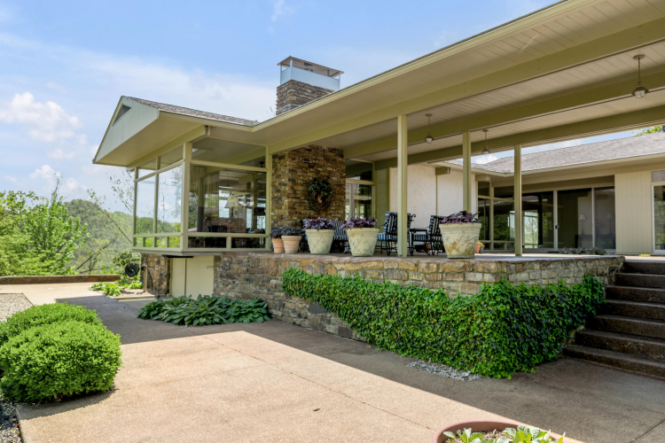 Listing Image 82