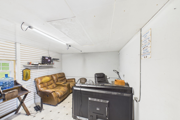 Listing Image 27
