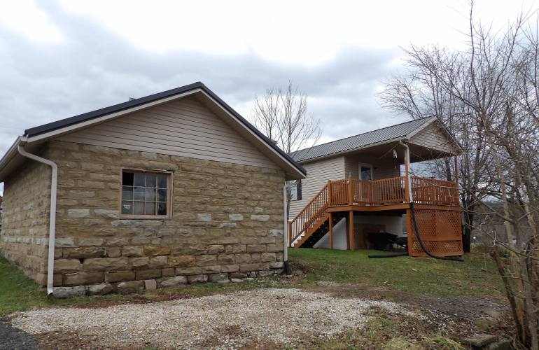 Listing Image 4