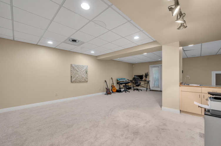 Listing Image 41