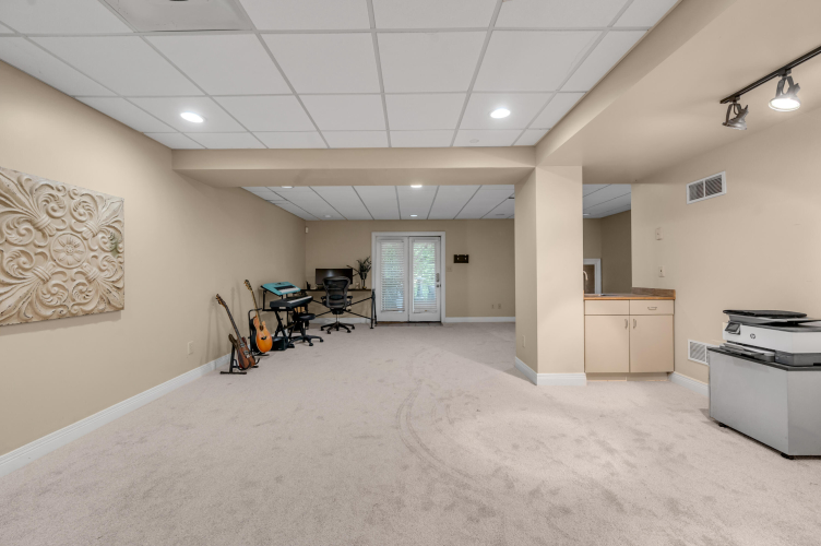 Listing Image 42