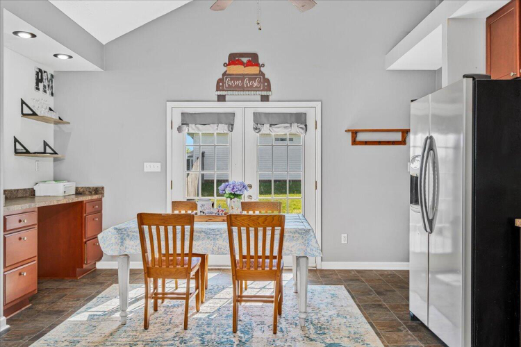 Listing Image 16
