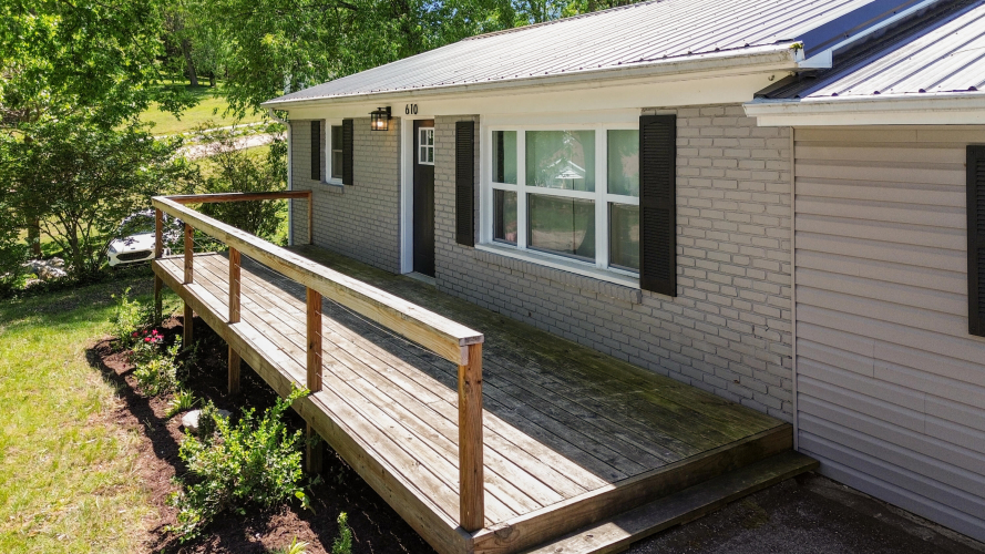 Listing Image 5