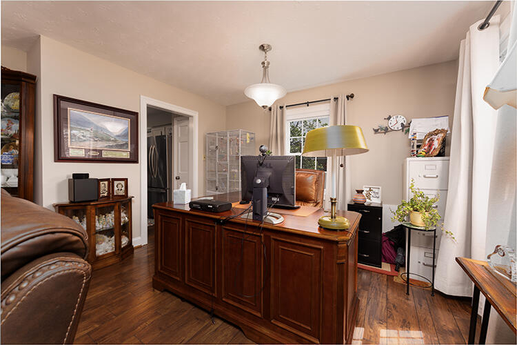 Listing Image 19