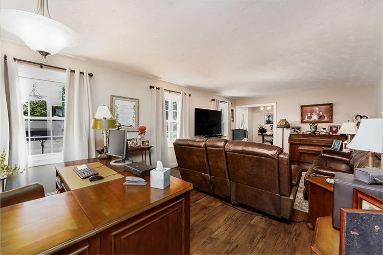Listing Image 21