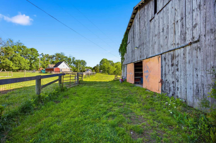 Listing Image 54