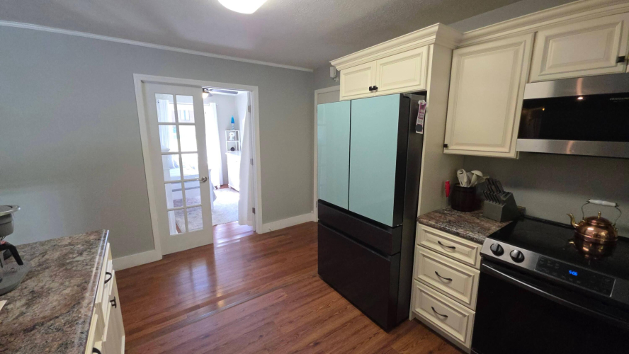 Listing Image 16