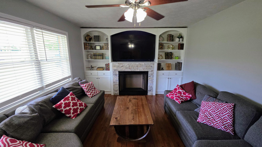 Listing Image 10