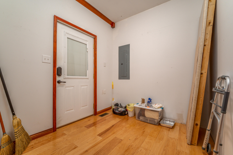 Listing Image 33