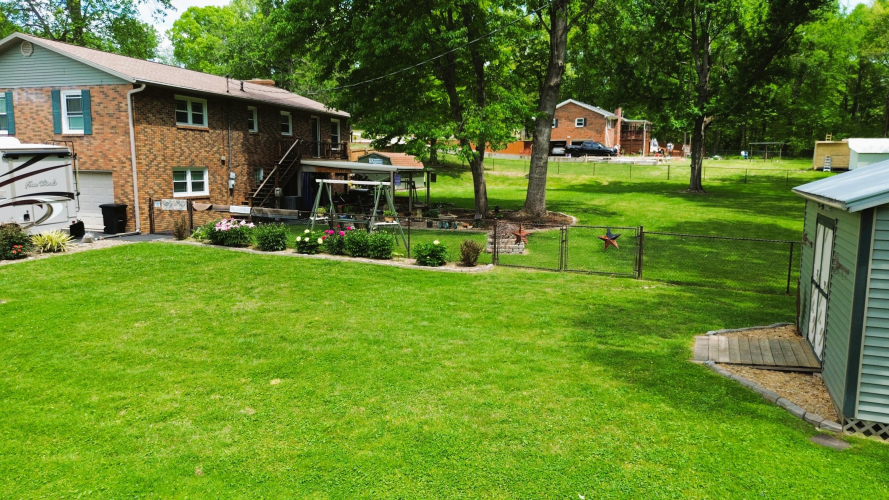 Listing Image 6