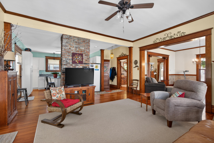 Listing Image 9