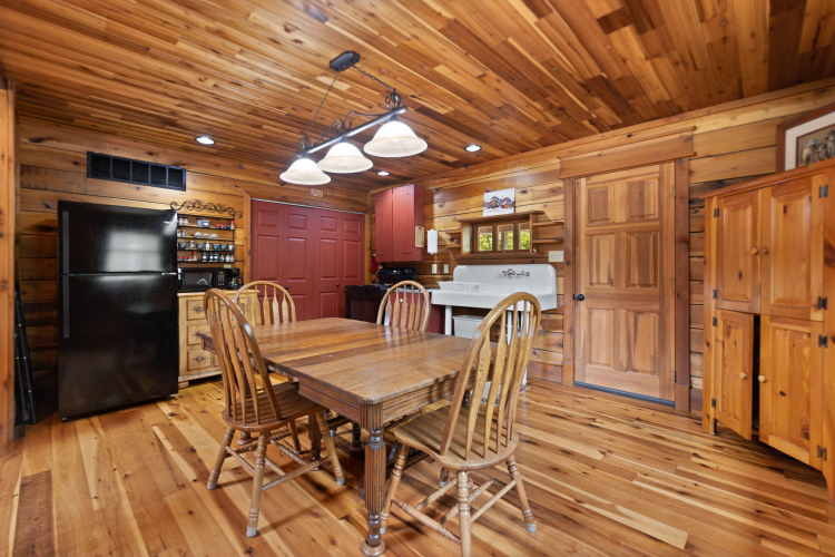 Listing Image 11