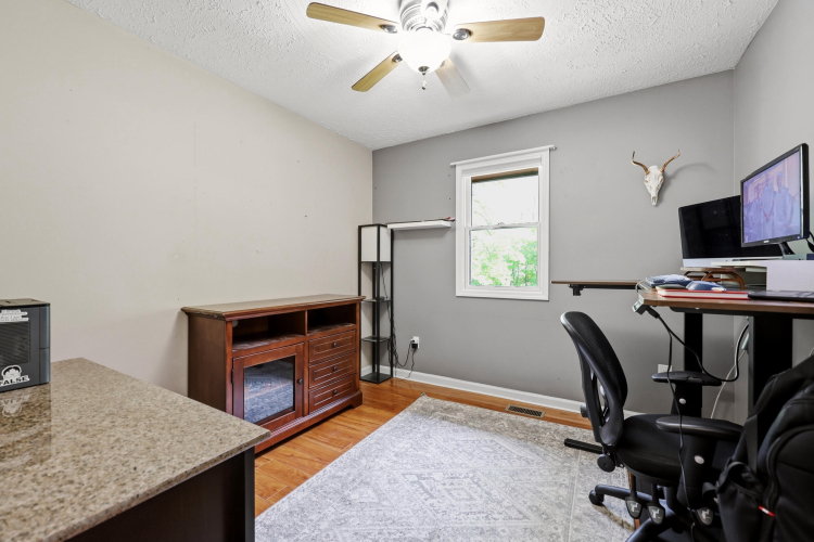 Listing Image 23