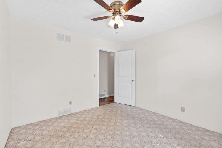 Listing Image 30