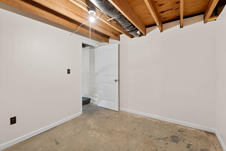 Listing Image 47