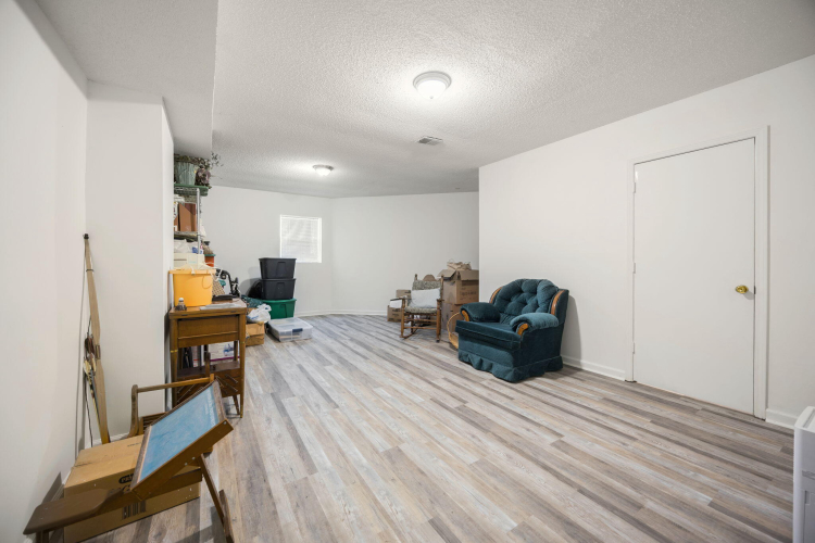 Listing Image 41