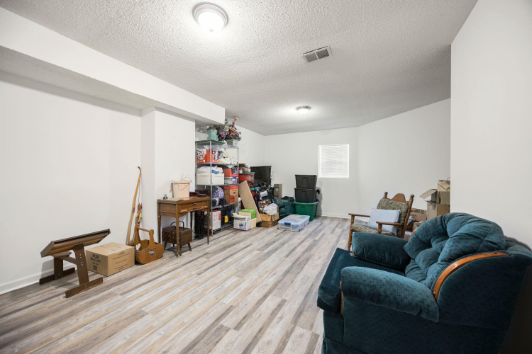 Listing Image 42