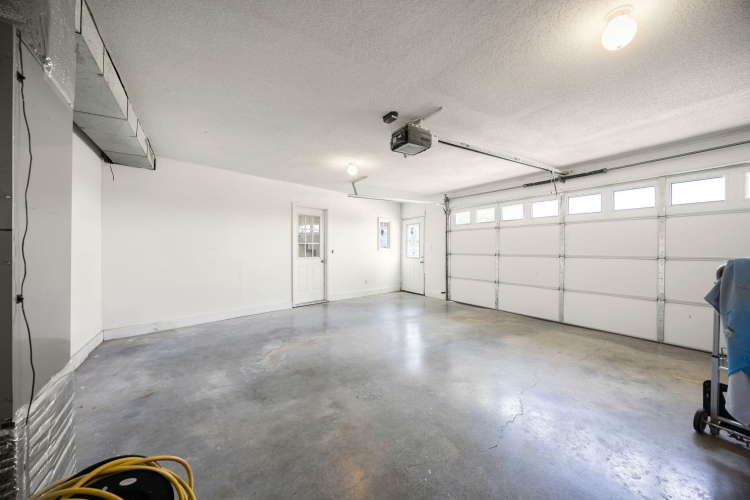 Listing Image 54