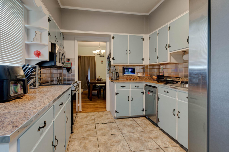 Listing Image 7