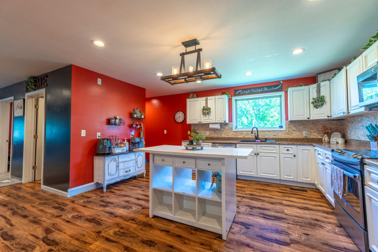 Listing Image 15