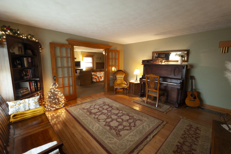 Listing Image 8