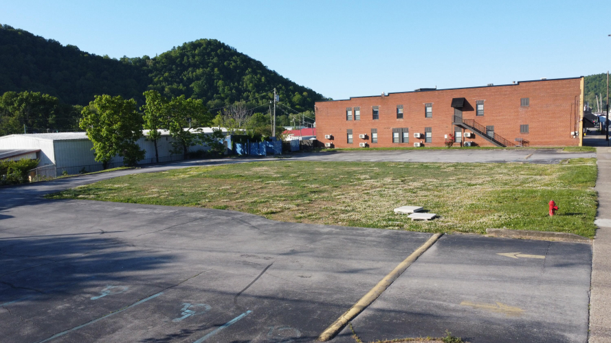 Listing Image 12