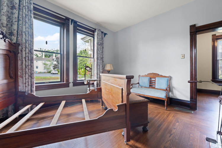 Listing Image 101