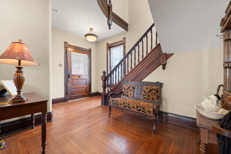 Listing Image 23