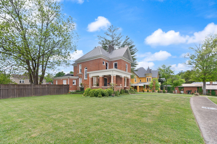 Listing Image 6