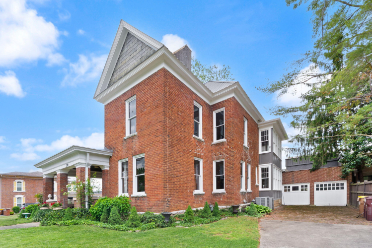 Listing Image 8