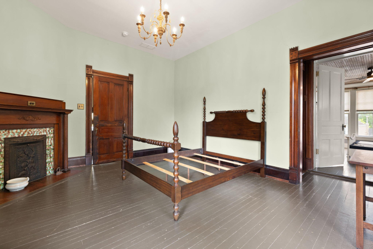 Listing Image 82