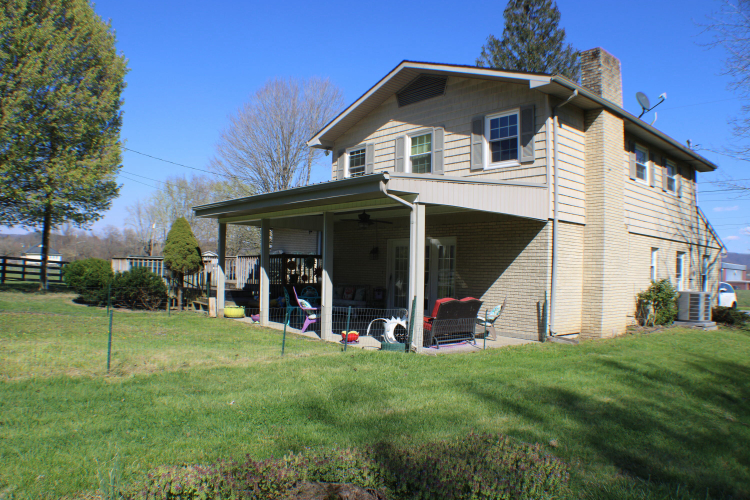 Listing Image 4