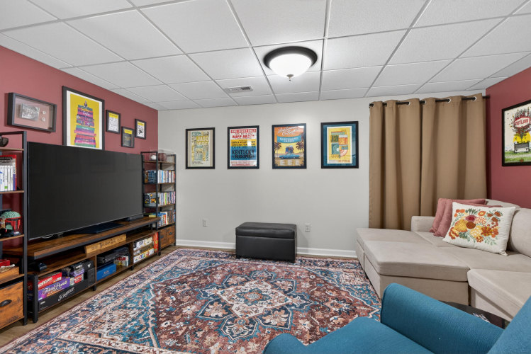 Listing Image 19