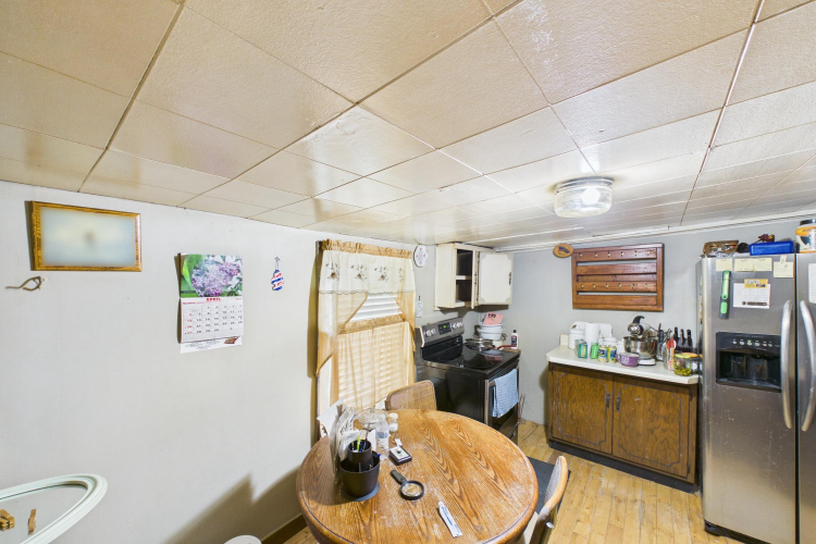 Listing Image 16