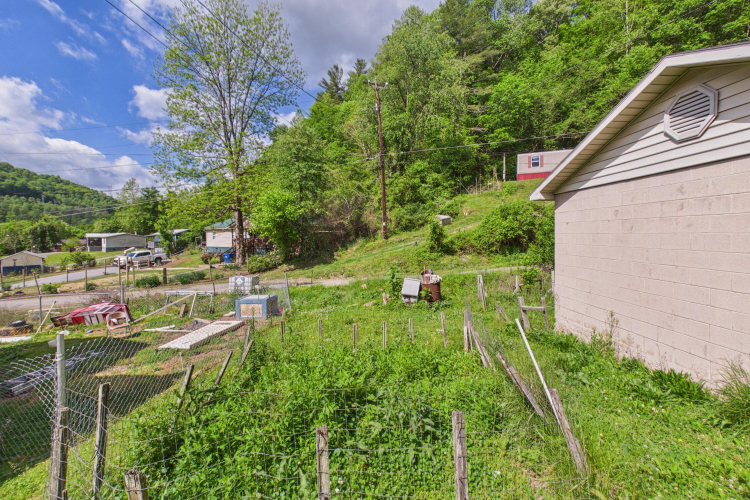 Listing Image 32