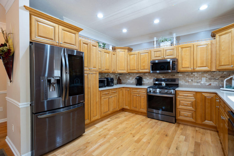 Listing Image 19