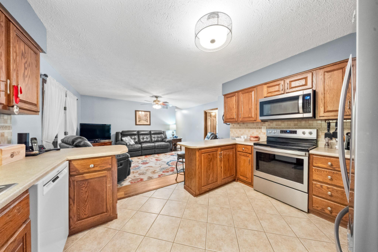 Listing Image 11
