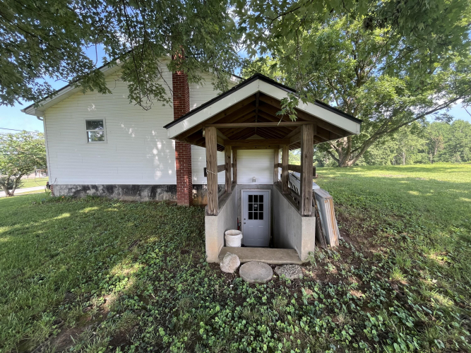 Listing Image 6