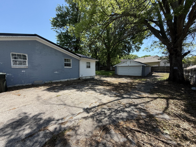 Listing Image 16