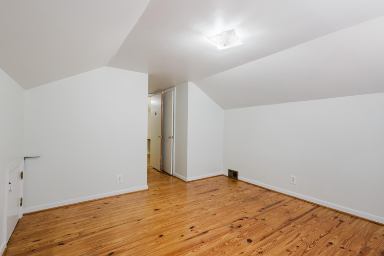 Listing Image 45
