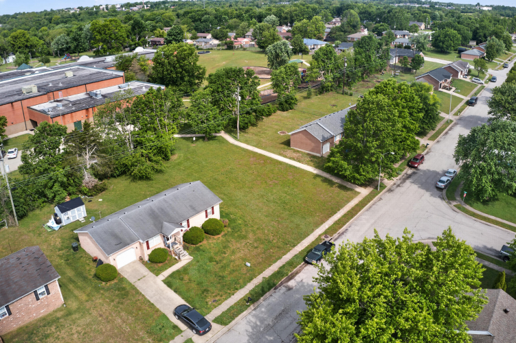 Listing Image 3