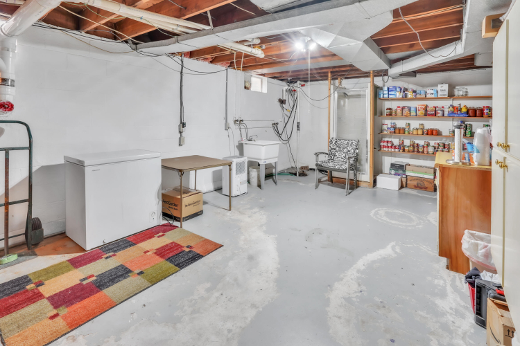 Listing Image 40