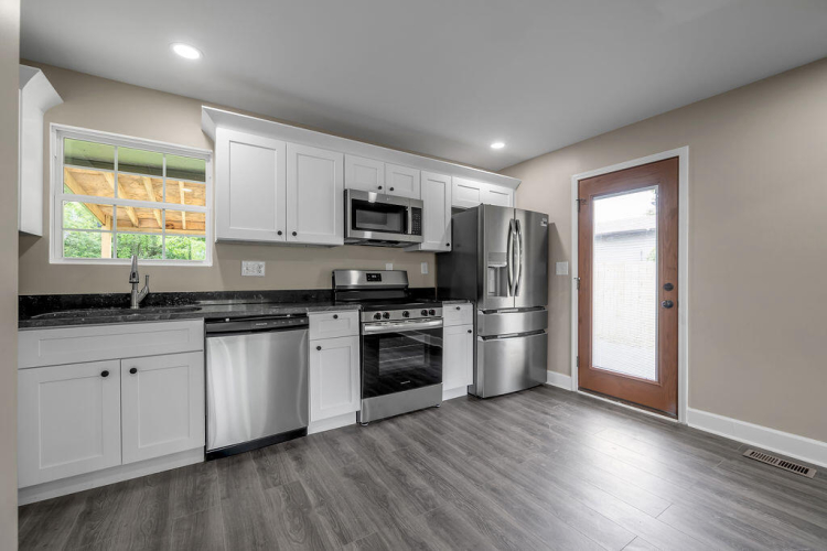 Listing Image 19