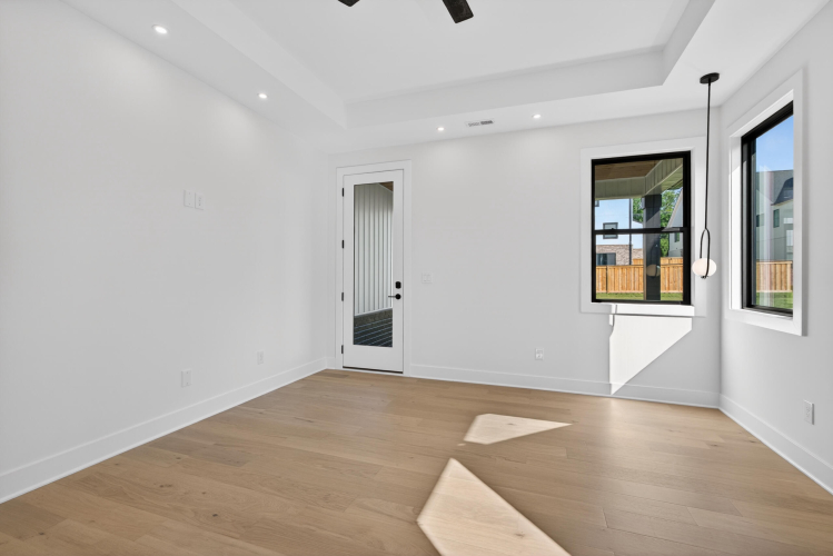 Listing Image 23